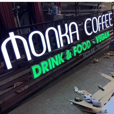 THI CÔNG BẢNG CHỮ NỔI