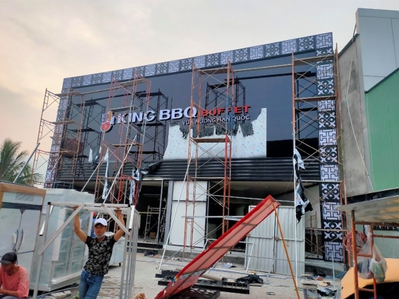 Thi công biển hiệu quảng cáo buffet KING BBQ