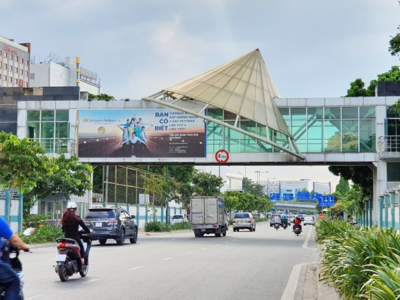 Một số biển quảng cáo độc lạ chỉ có ở Việt Nam