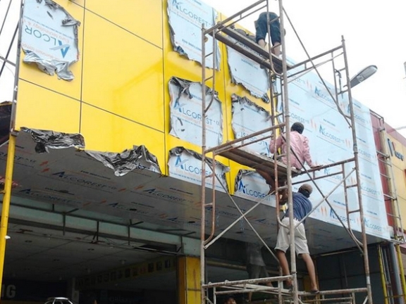 THI CÔNG BẢNG MẶT DỰNG